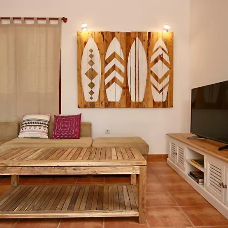 Casa Silencio, With Terrace, Garden And Large Pool Area Corralejo