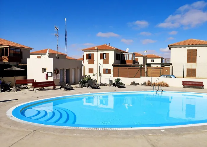 Casa Silencio, With Terrace, Garden And Large Pool Area *