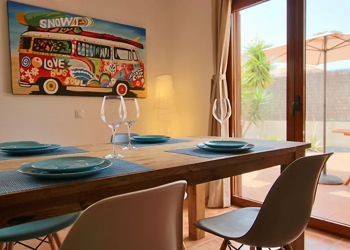 Semesterbostad Casa Silencio, With Terrace, Garden And Large Pool Area