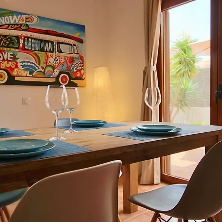 Vakantiehuis Casa Silencio, With Terrace, Garden And Large Pool Area